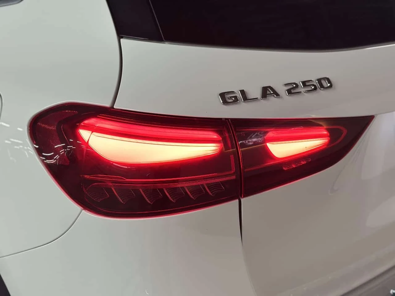 Mercedes-Benz GLA * 250 250 4MATIC SUV| CLEAN CAR FAX| PANO ROOF| RE | Mobile.bg � ����������� 16