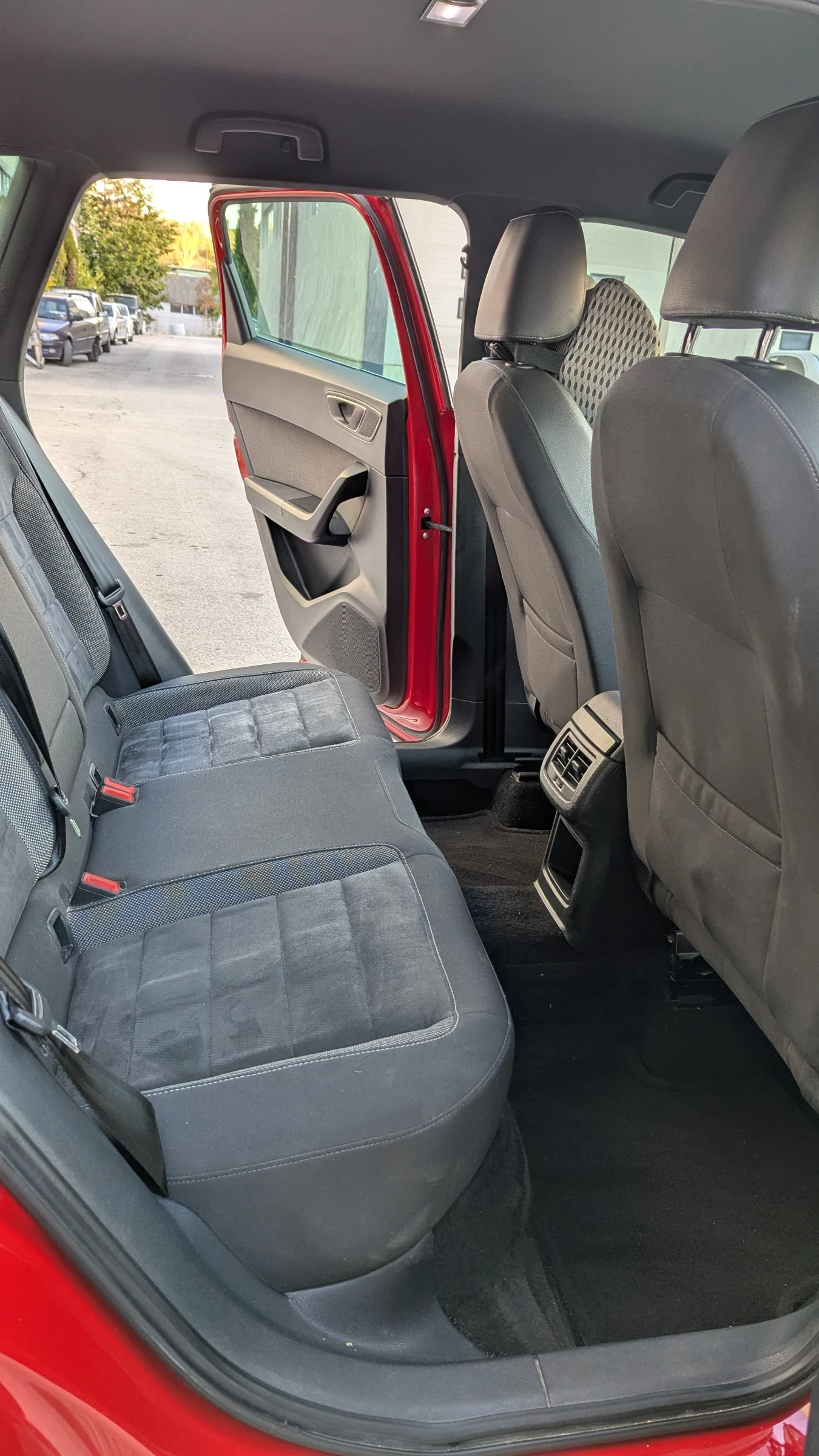 Seat Ateca 1.4 TSI, Xcellence (топ трим), снимка 14 - Автомобили и джипове - 56679528
