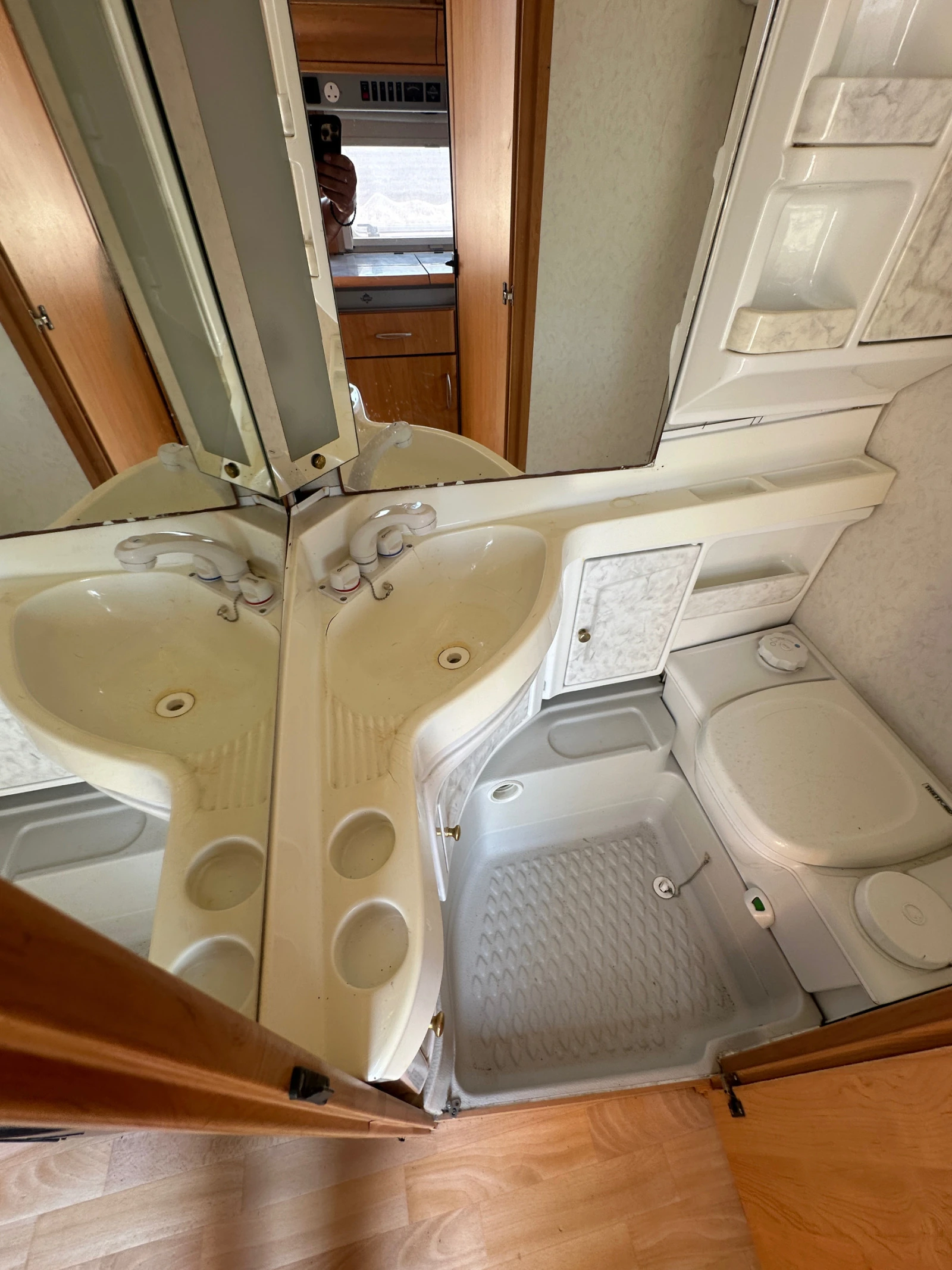  Hobby Excellent 450 | Mobile.bg   16