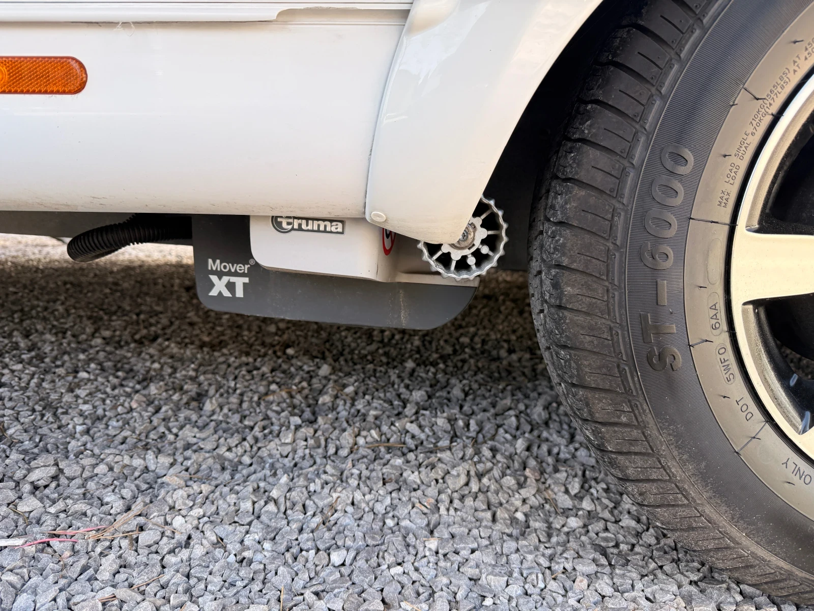 Каравана Hobby 650 Premium Форцелт, Климатик, Мувър и още, снимка 15 - Каравани и кемпери - 54135838