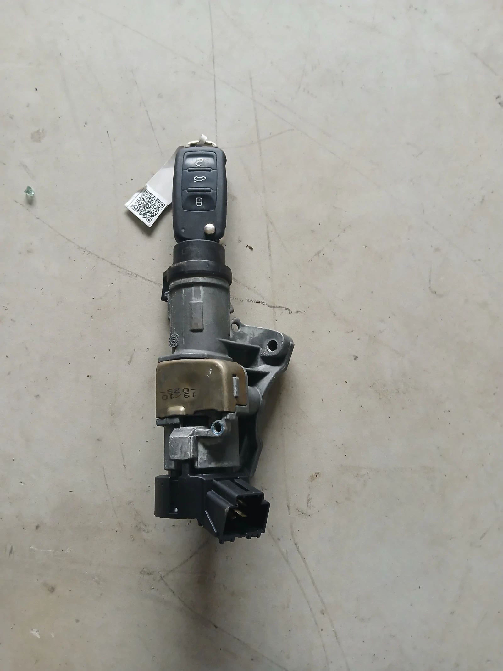 6R0 905 851 контактен ключ VW Polo 2012г 