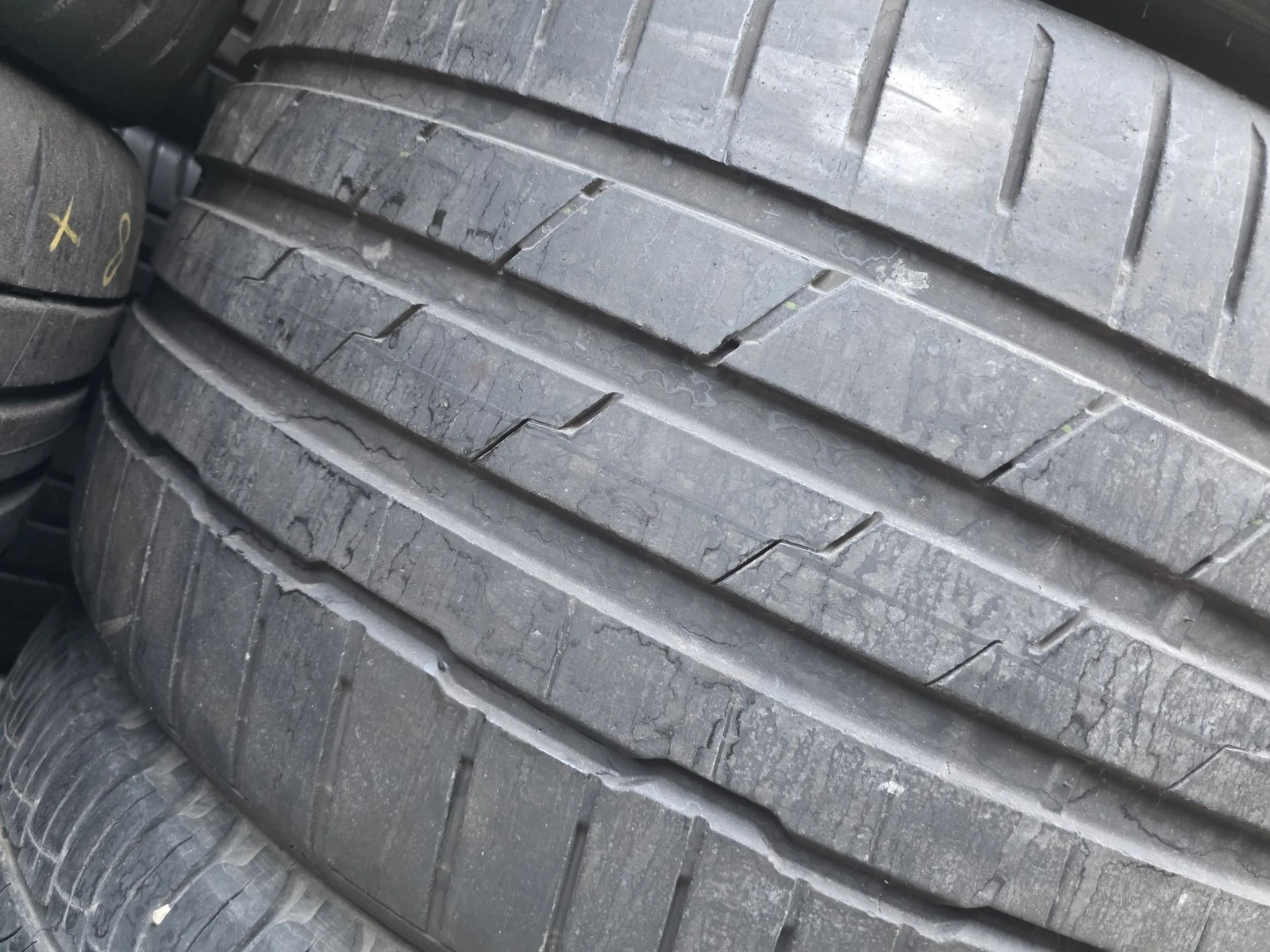 Гуми Летни 285/30R22, снимка 4 - Гуми и джанти - 56664484