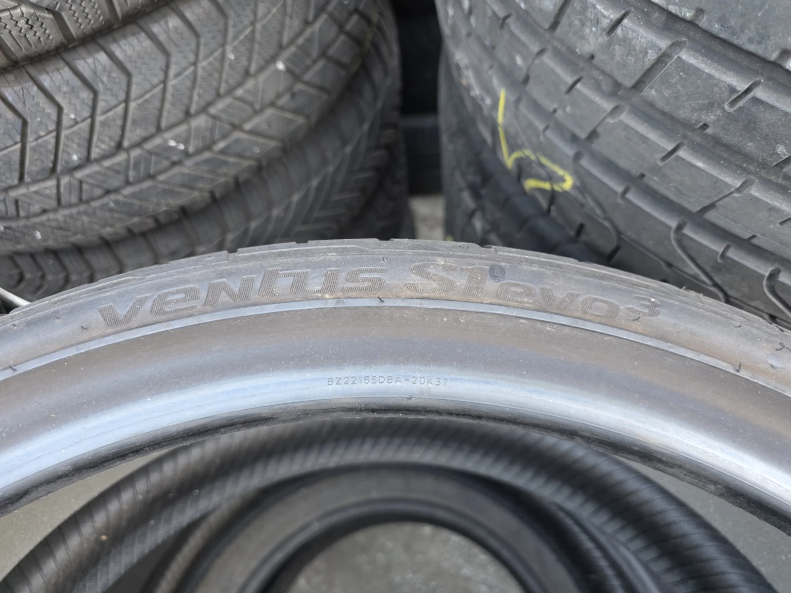Гуми Летни 285/30R22, снимка 6 - Гуми и джанти - 56664484