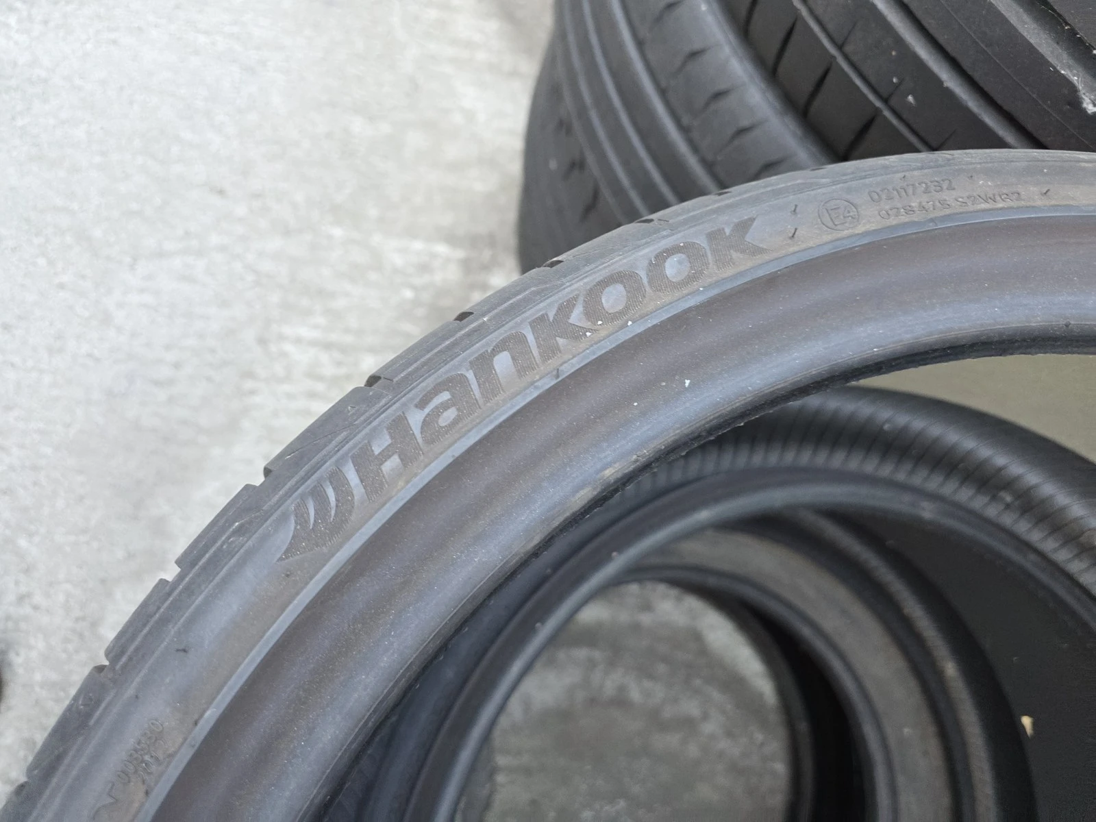 Гуми Летни 285/30R22, снимка 8 - Гуми и джанти - 56664484