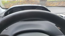 Peugeot 208 1.6 HDI - Facelift/ Като Нова , снимка 11