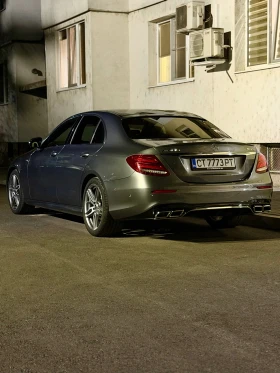 Mercedes-Benz E 220 2.2CDI AMG 4-Matik, снимка 9