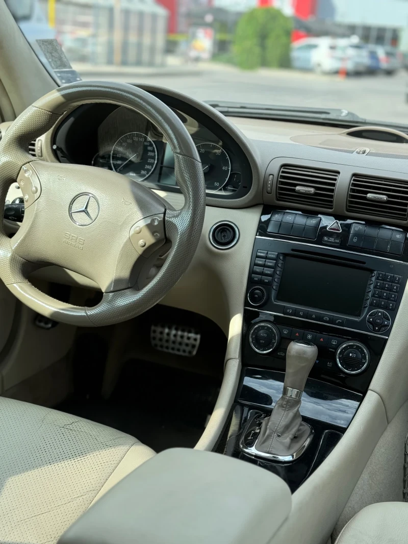 Mercedes-Benz C 320, снимка 6 - Автомобили и джипове - 46940289