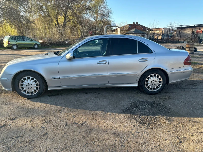 Mercedes-Benz E 270, снимка 9 - Автомобили и джипове - 49587356