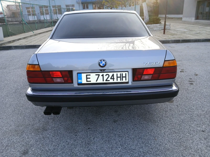 BMW 750 I, снимка 16 - Автомобили и джипове - 52686608