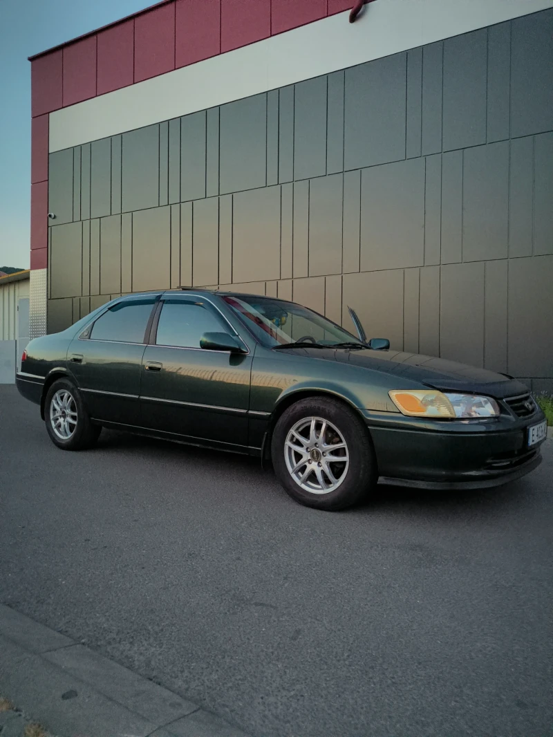 Toyota Camry, снимка 12 - Автомобили и джипове - 51977823