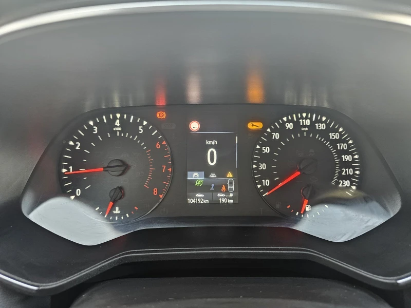 Renault Clio 1.0 TCe 75, снимка 9 - Автомобили и джипове - 51441682