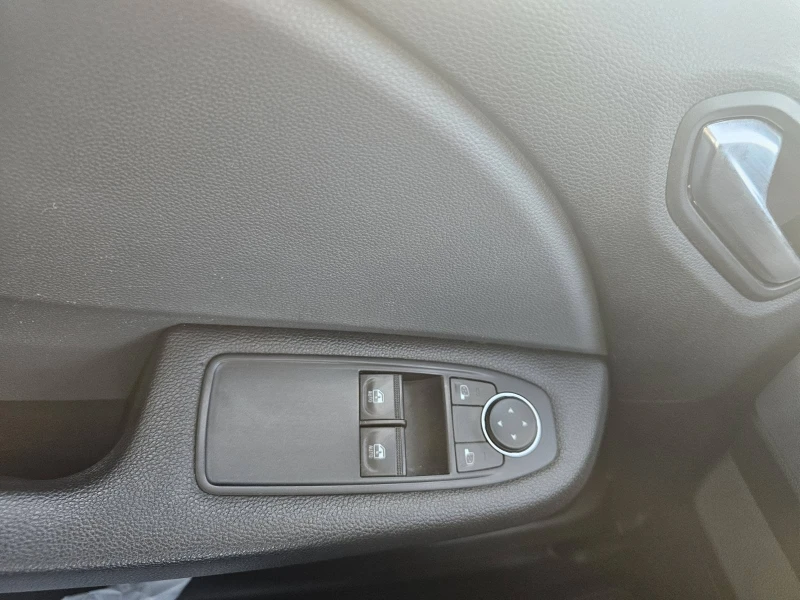 Renault Clio 1.0 TCe 75, снимка 12 - Автомобили и джипове - 51441682