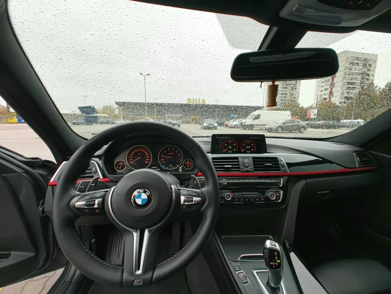 BMW 330 xDrive, снимка 8 - Автомобили и джипове - 52353926