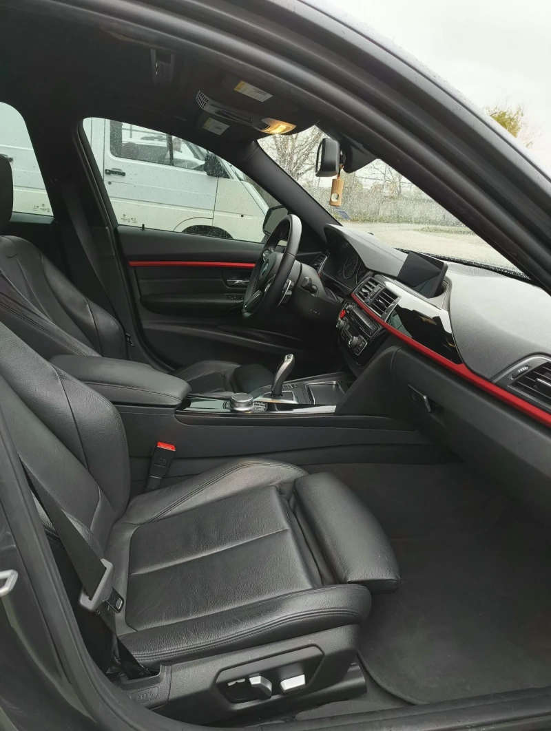 BMW 330 xDrive, снимка 10 - Автомобили и джипове - 52353926