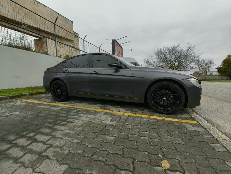BMW 330 xDrive, снимка 4 - Автомобили и джипове - 52353926