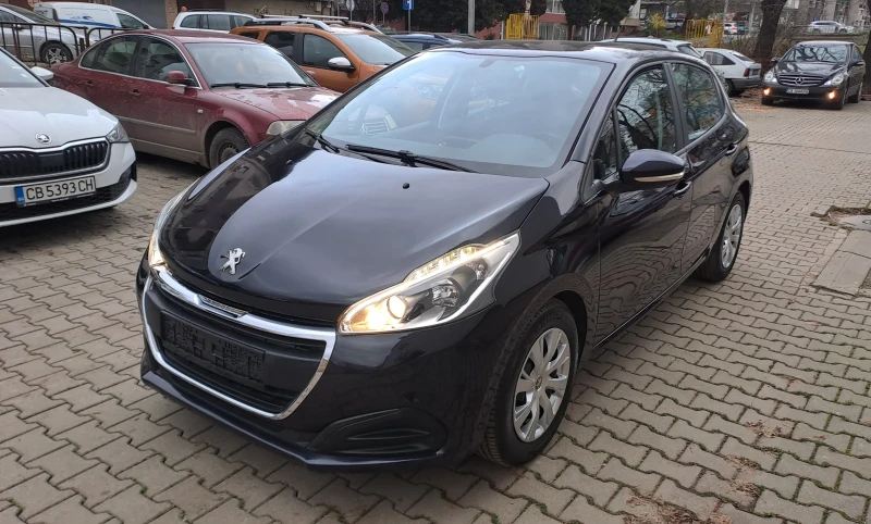 Peugeot 208 Facelift/ Като Нова , снимка 2 - Автомобили и джипове - 52686652