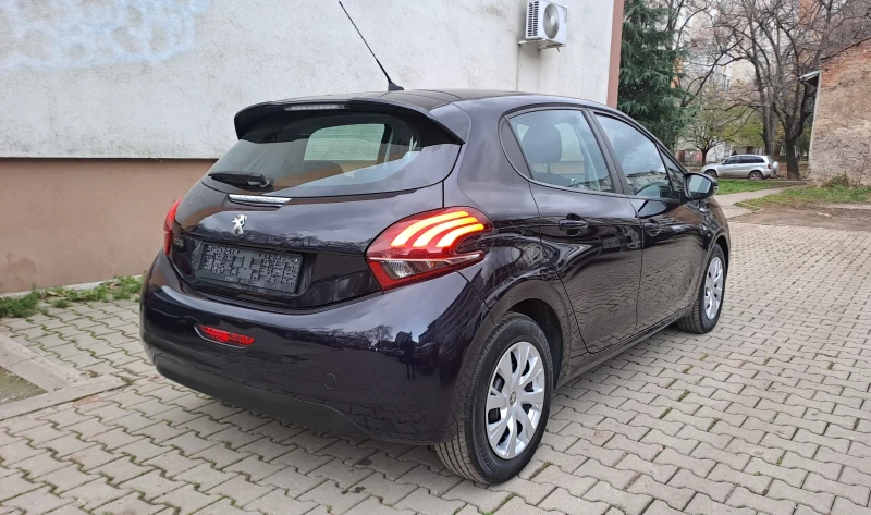 Peugeot 208 Facelift/ Като Нова , снимка 10 - Автомобили и джипове - 52686652