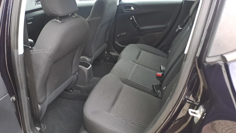 Peugeot 208 Facelift/ Като Нова , снимка 14 - Автомобили и джипове - 52686652
