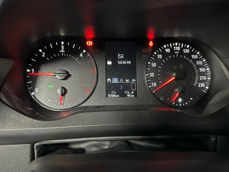 Renault Kangoo 1.5 DCI, снимка 13 - Автомобили и джипове - 52850659