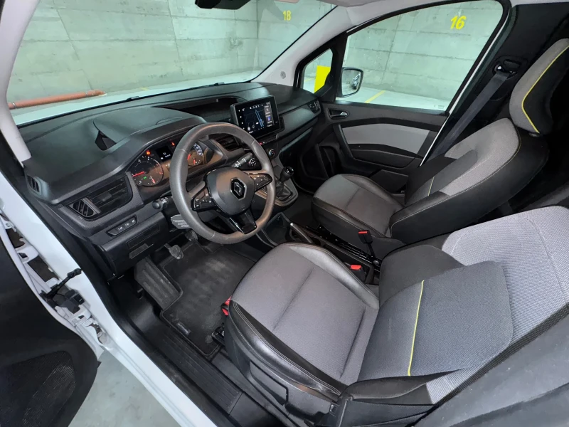 Renault Kangoo 1.5 DCI, снимка 11 - Автомобили и джипове - 52850659