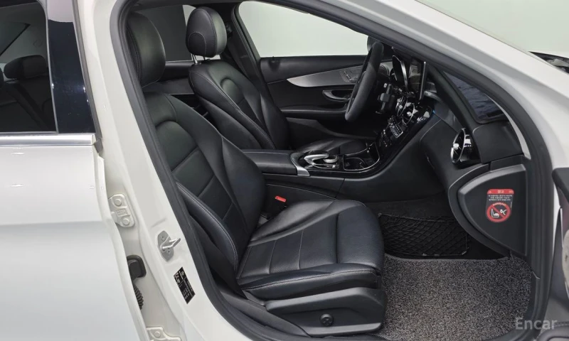 Mercedes-Benz C 220, снимка 11 - Автомобили и джипове - 53107407