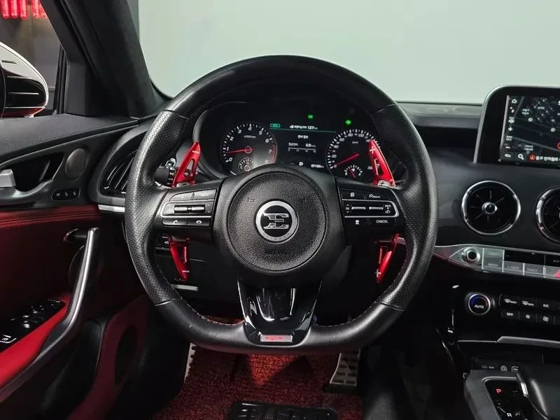Kia Stinger, снимка 11 - Автомобили и джипове - 56689207