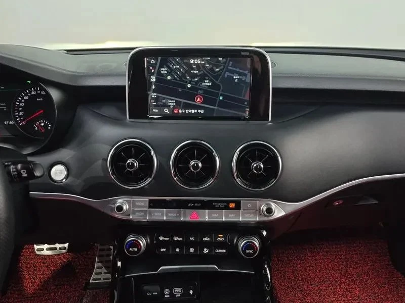 Kia Stinger, снимка 12 - Автомобили и джипове - 56689207