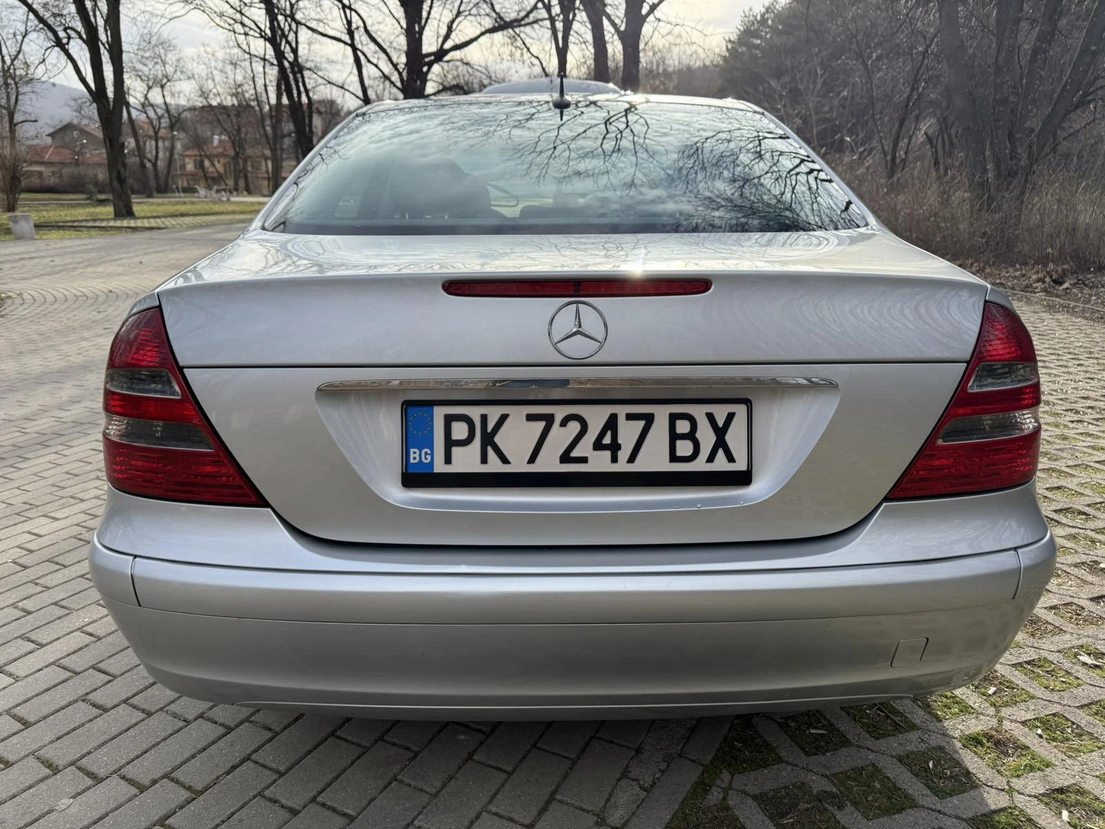 Mercedes-Benz E 220  - изображение 4