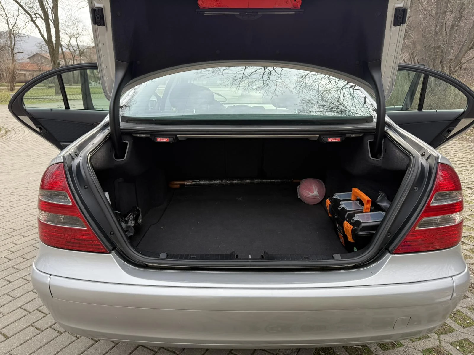 Mercedes-Benz E 220  - изображение 7