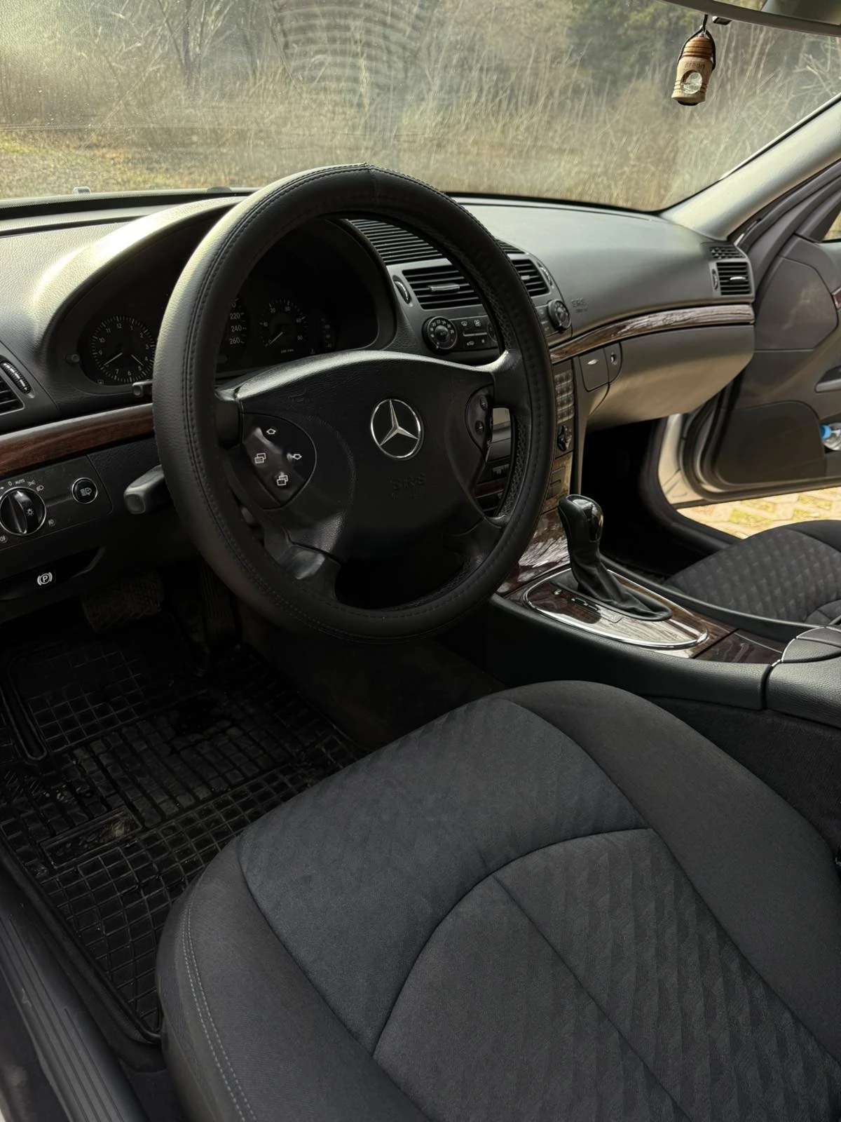 Mercedes-Benz E 220  - изображение 10