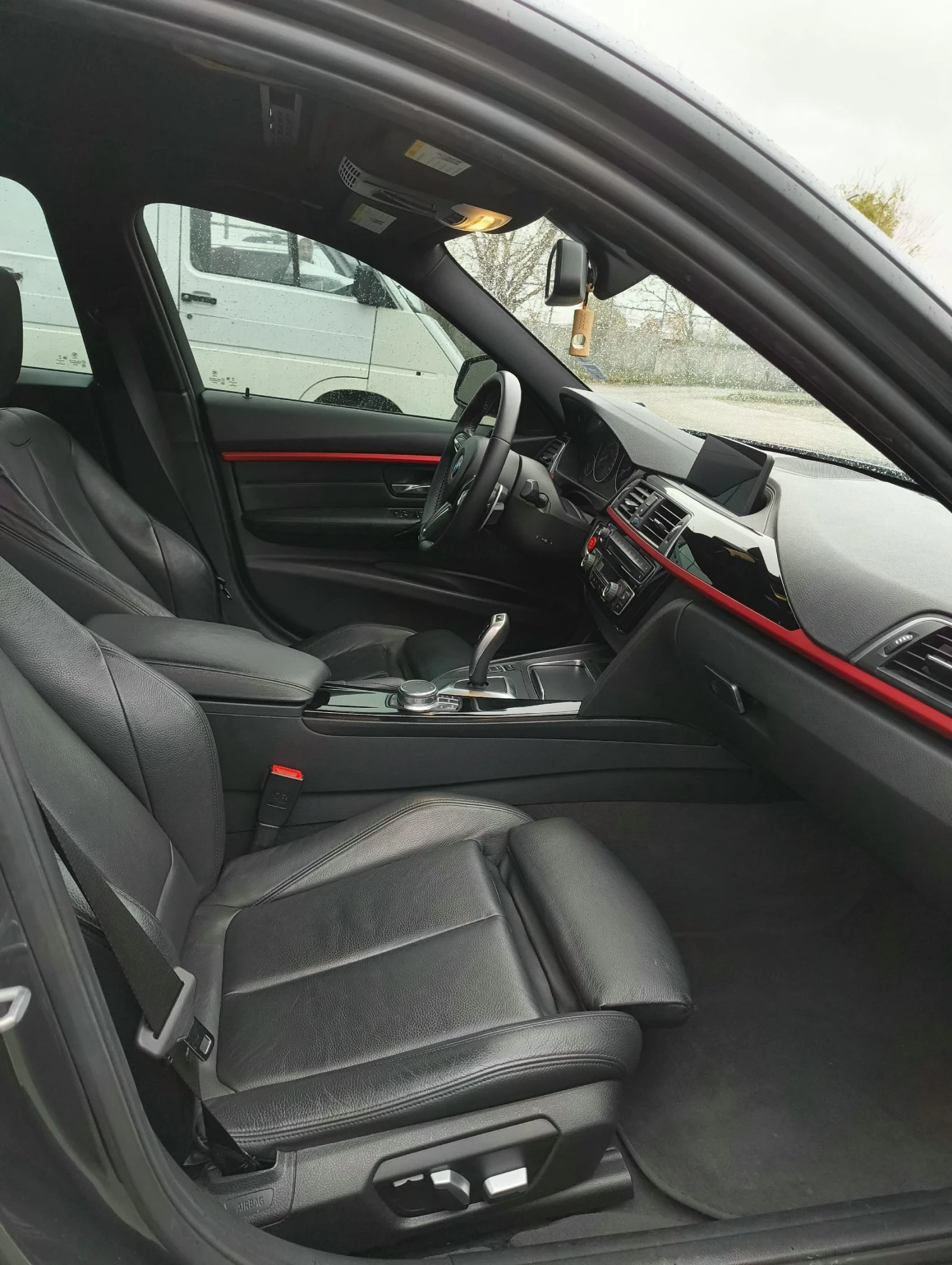 BMW 330 xDrive | Mobile.bg   10