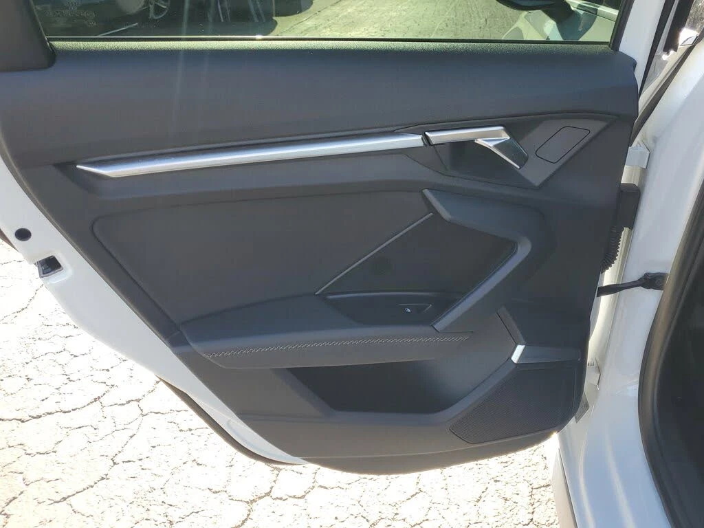 Audi S3 quattro Premium Plus* АвтоКредит* (ЦЕНА ДО БГ) - изображение 9