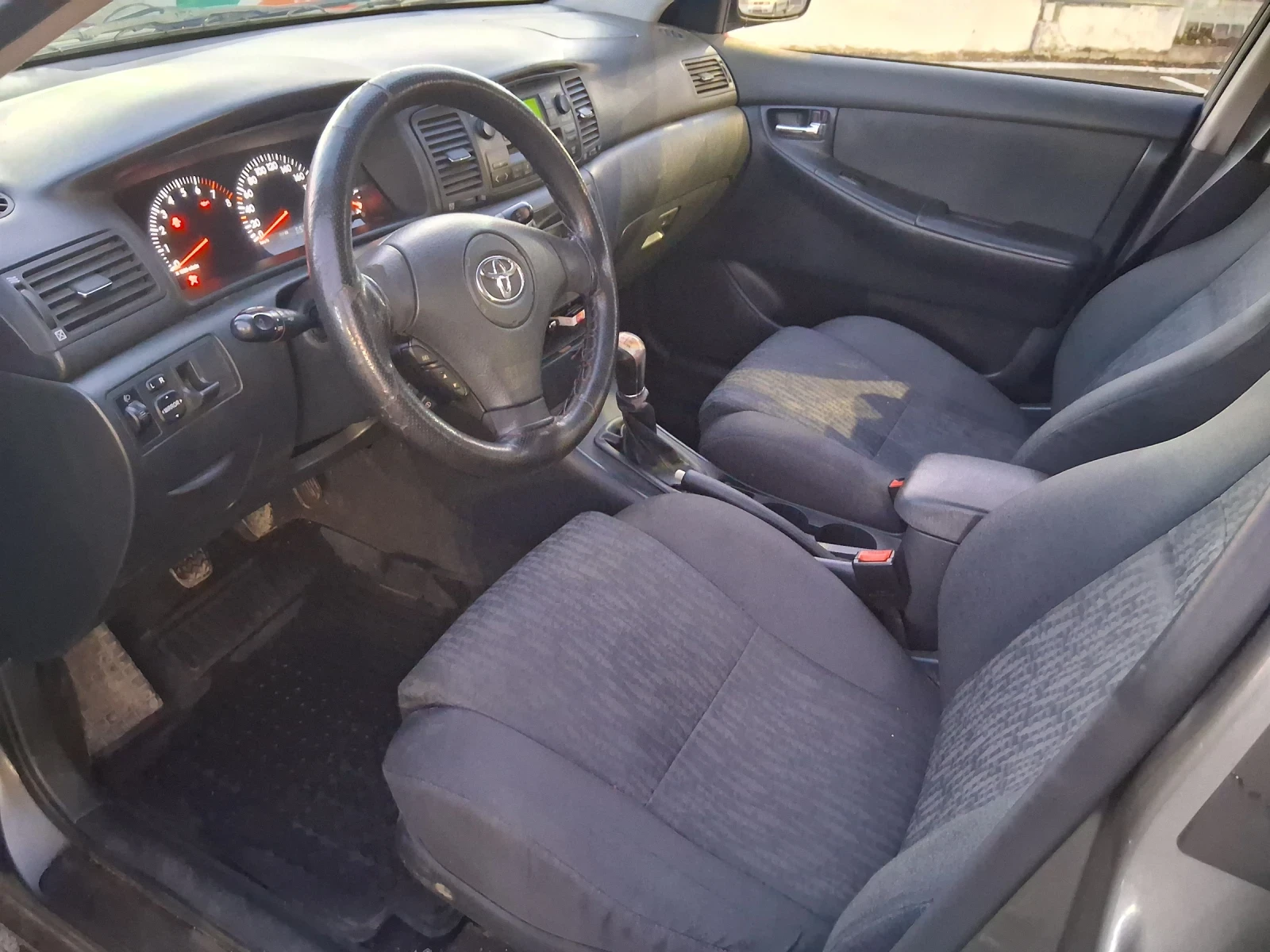 Toyota Corolla 1.6  vvt-i Бензин - изображение 8