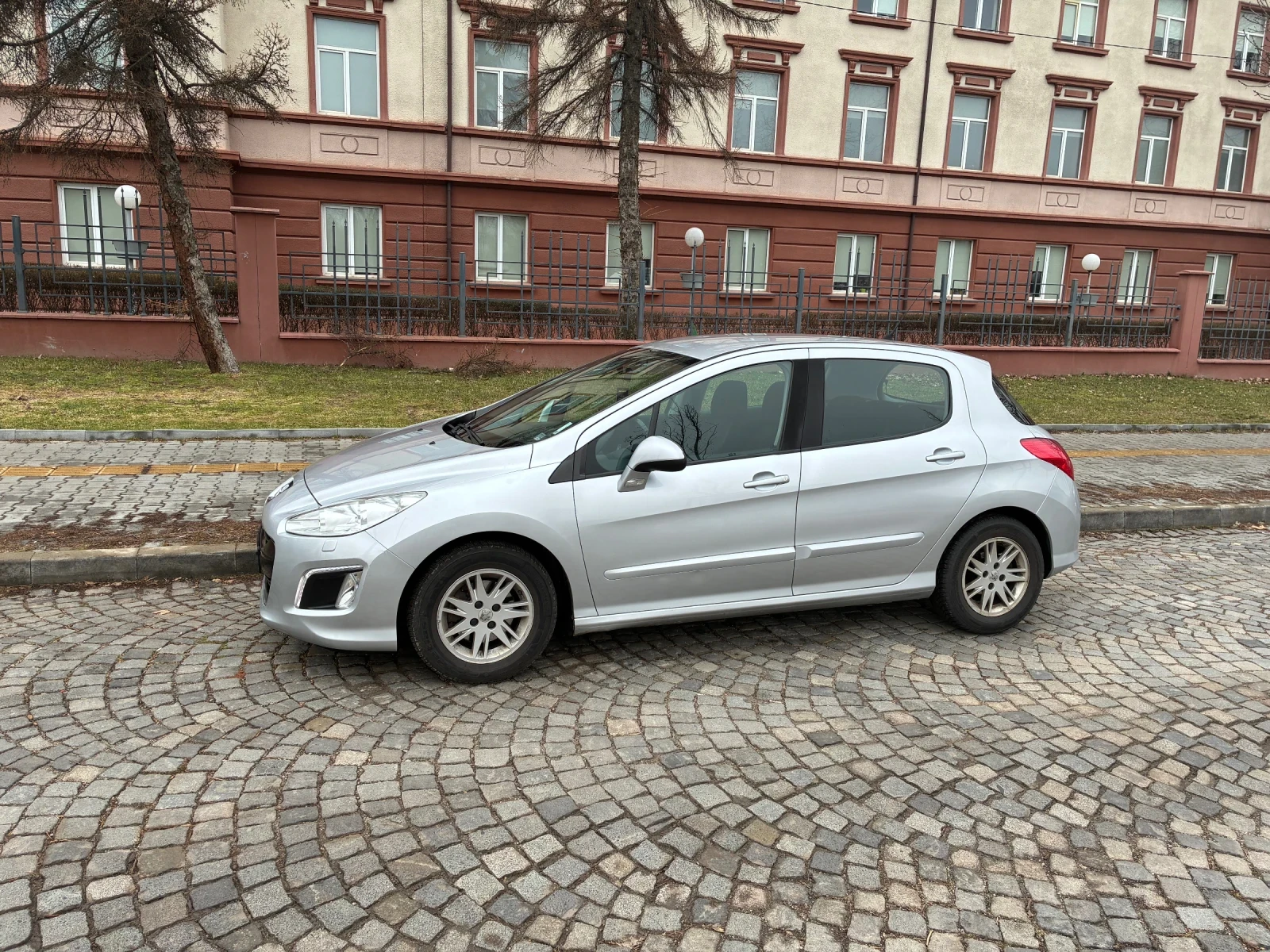 Peugeot 308 1.6 eHDI 110 - изображение 4