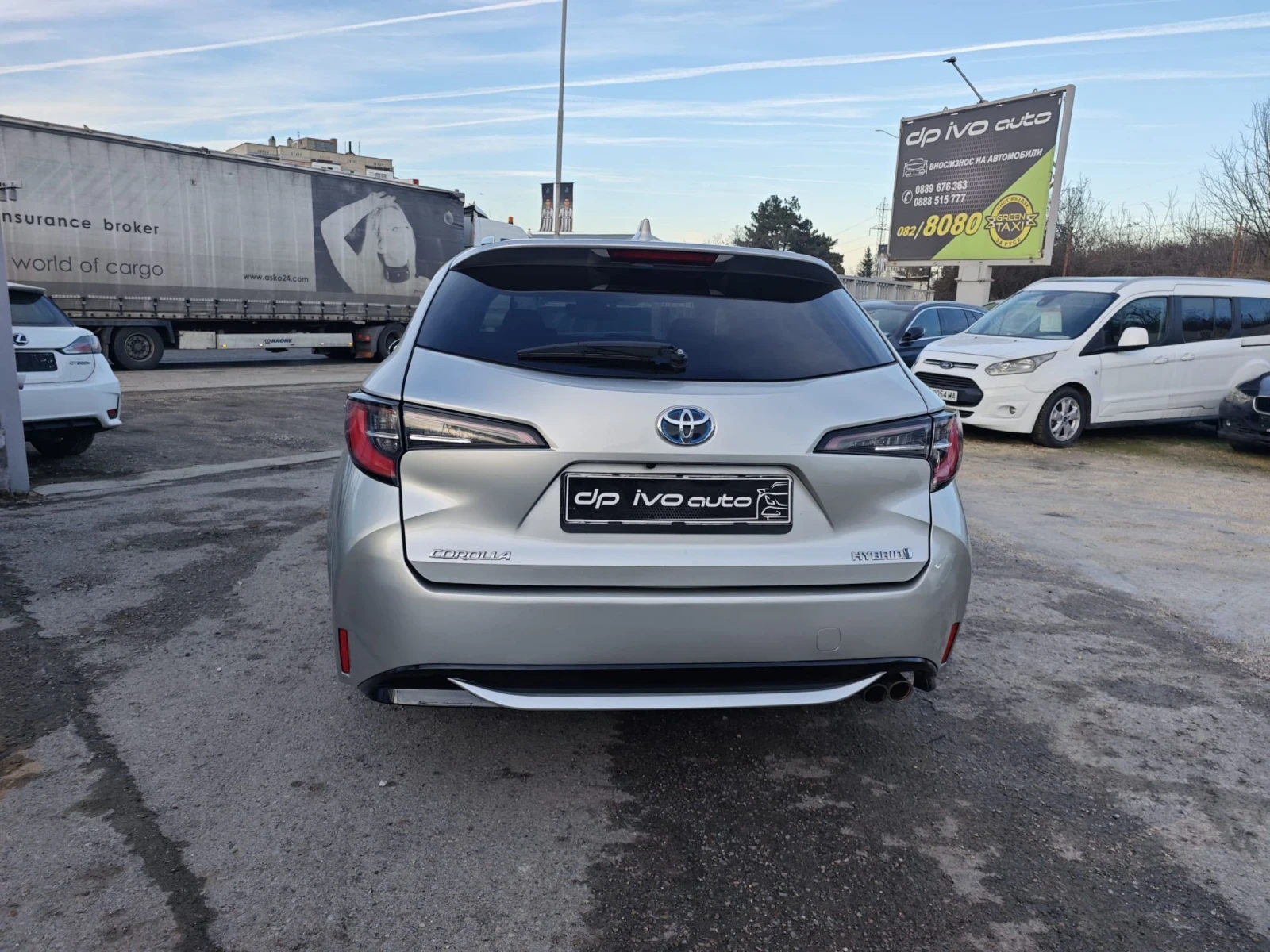 Toyota Corolla HYBRID* ОТЛИЧЕН* КОЖА* НАВИ*  - изображение 4