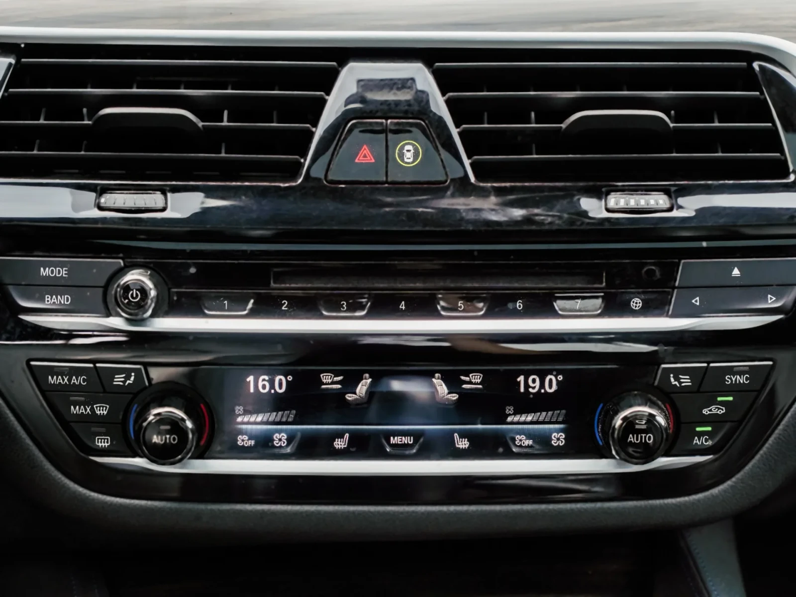 BMW 530E * xDrive* iPerformance* Keyless* HeadUp* 360 | Mobile.bg � ����������� 14