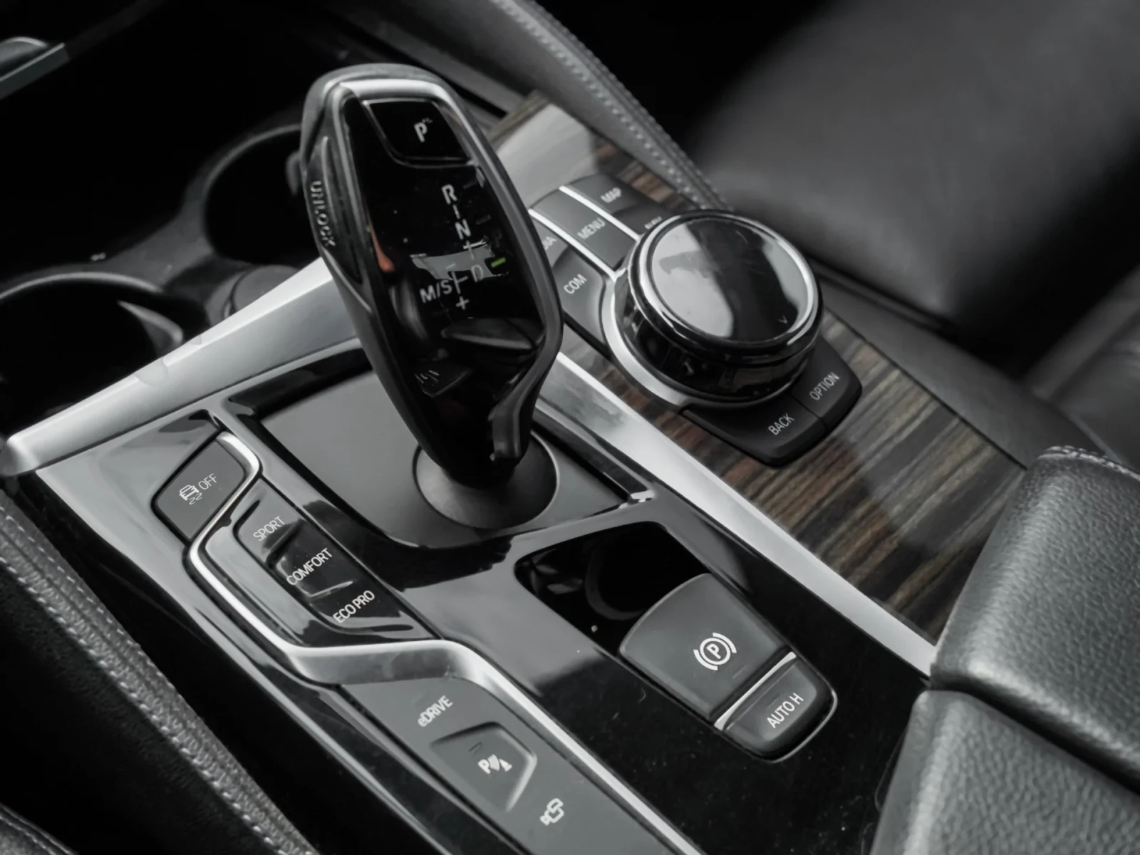 BMW 530E * xDrive* iPerformance* Keyless* HeadUp* 360 | Mobile.bg � ����������� 11