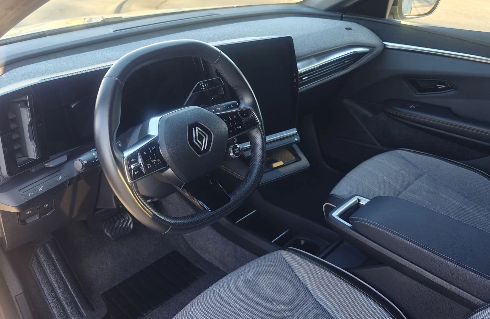 Renault Megane E-tech EV40/130hp/43kwh, снимка 9 - Автомобили и джипове - 54175700