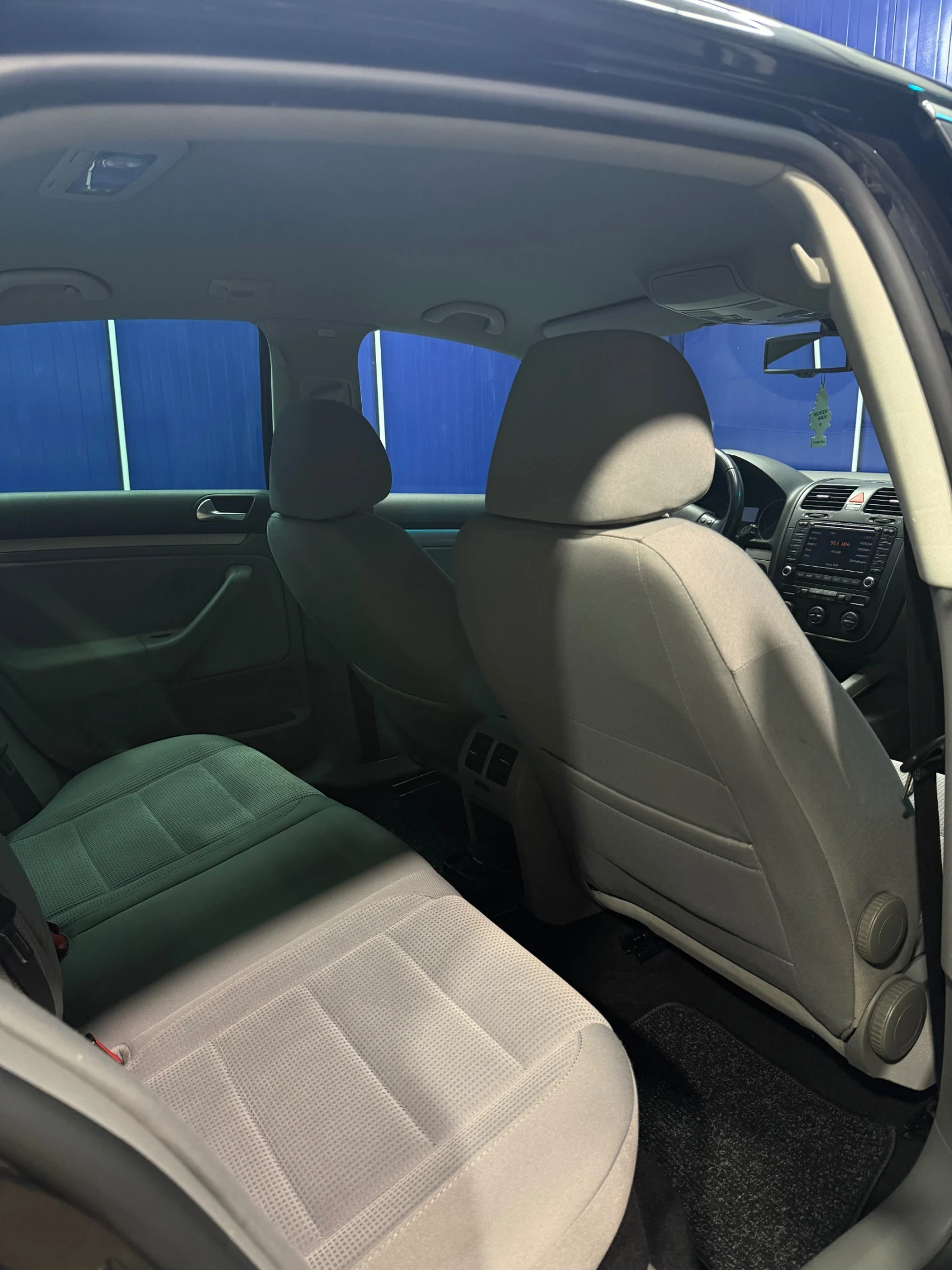 VW Jetta 2.0 Швейцария , снимка 11 - Автомобили и джипове - 54176430