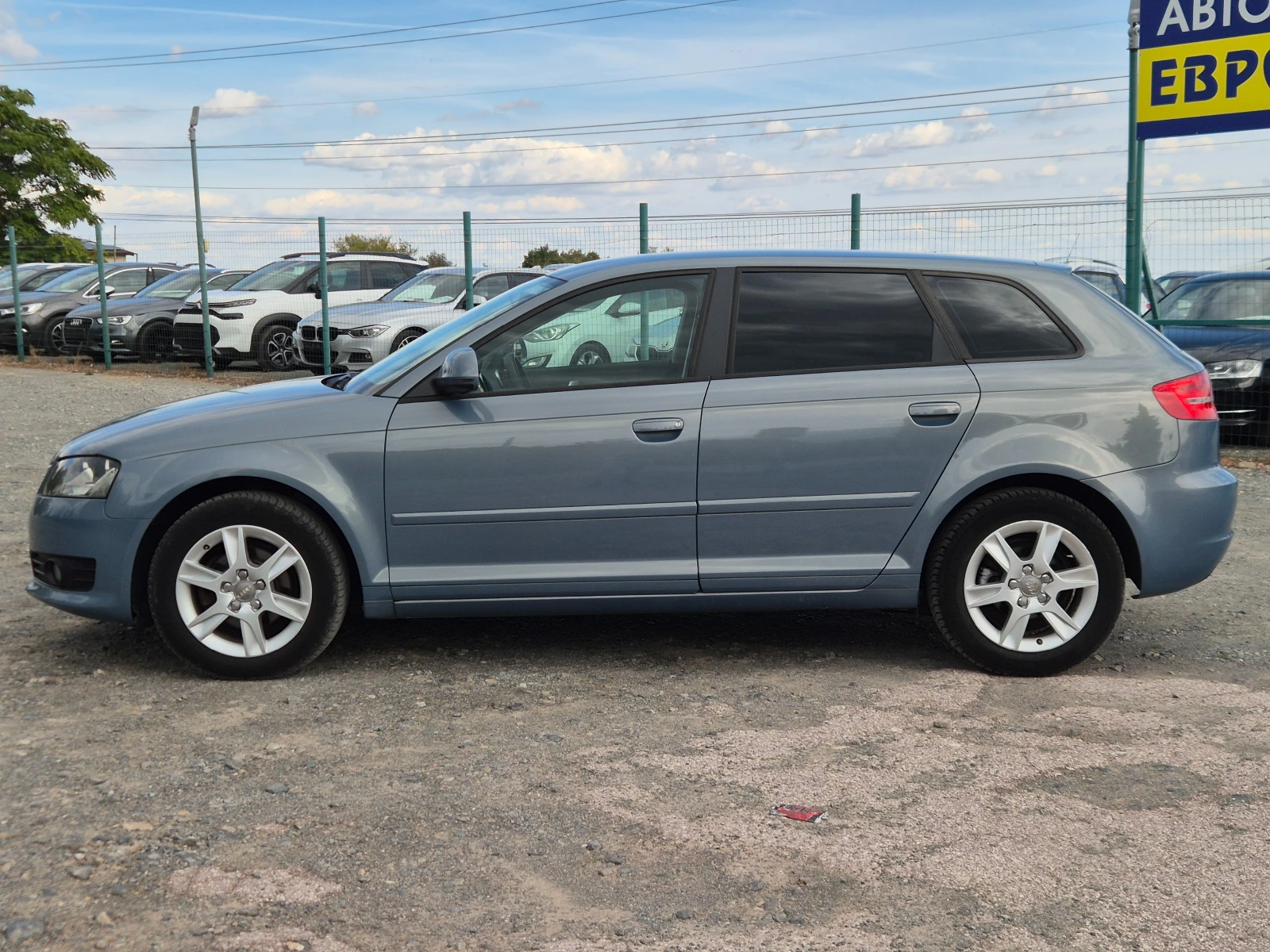 Audi A3 Sportback 1.6TDI 105кс, снимка 2 - Автомобили и джипове - 54617857
