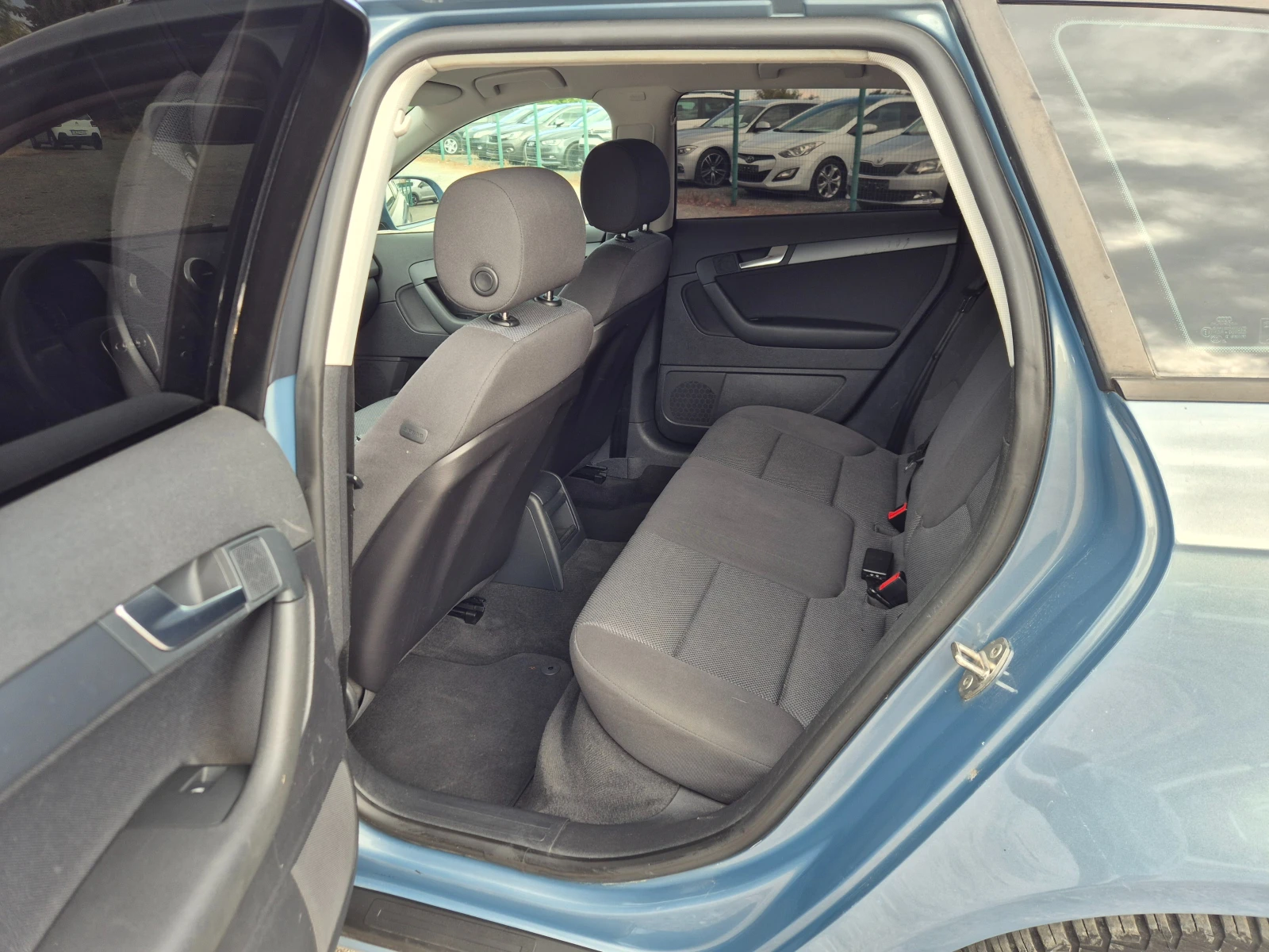 Audi A3 Sportback 1.6TDI 105кс, снимка 12 - Автомобили и джипове - 54617857