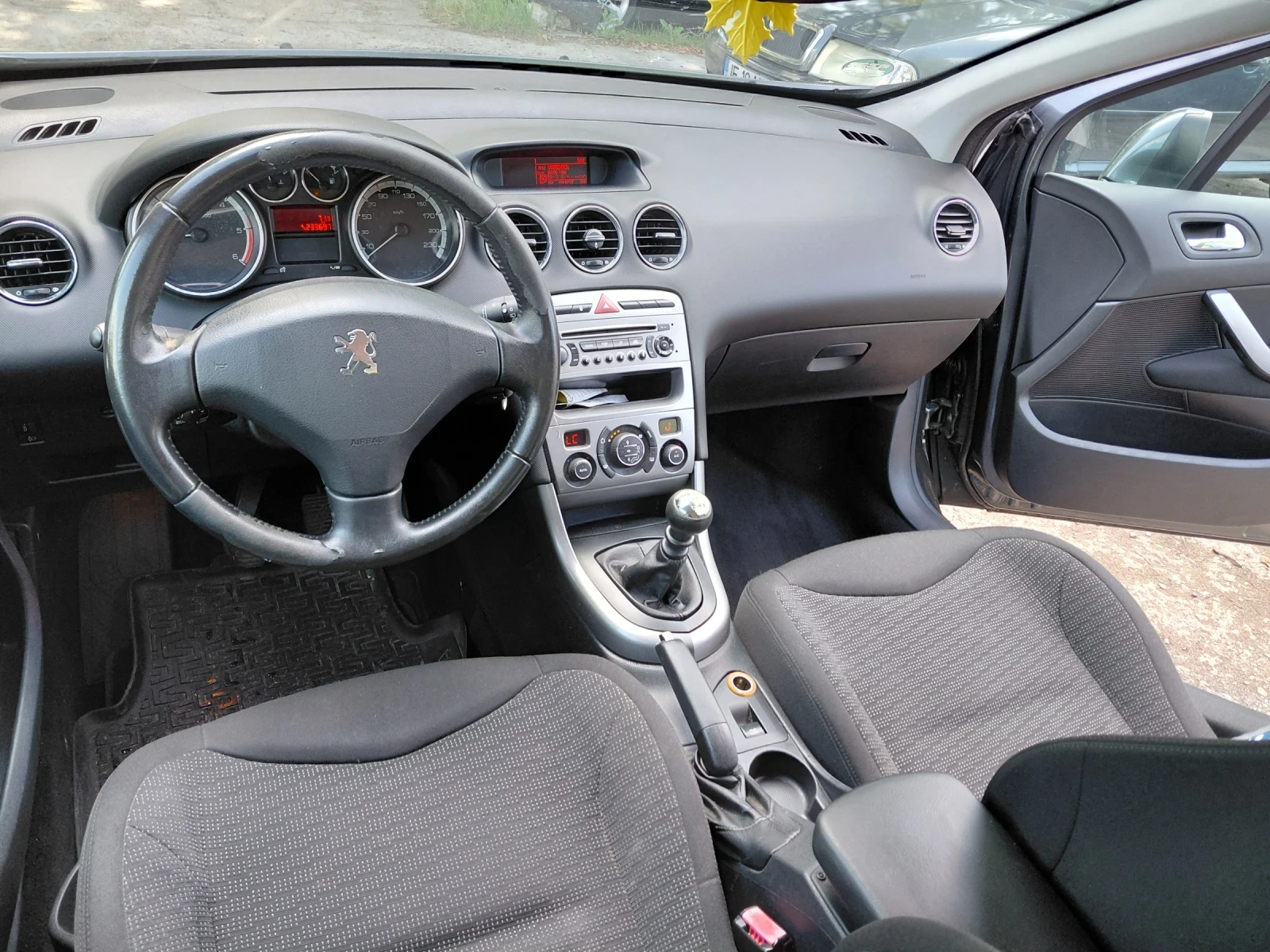 Peugeot 308 1.6HDI-110кс.-6скор.SW, снимка 10 - Автомобили и джипове - 54805540