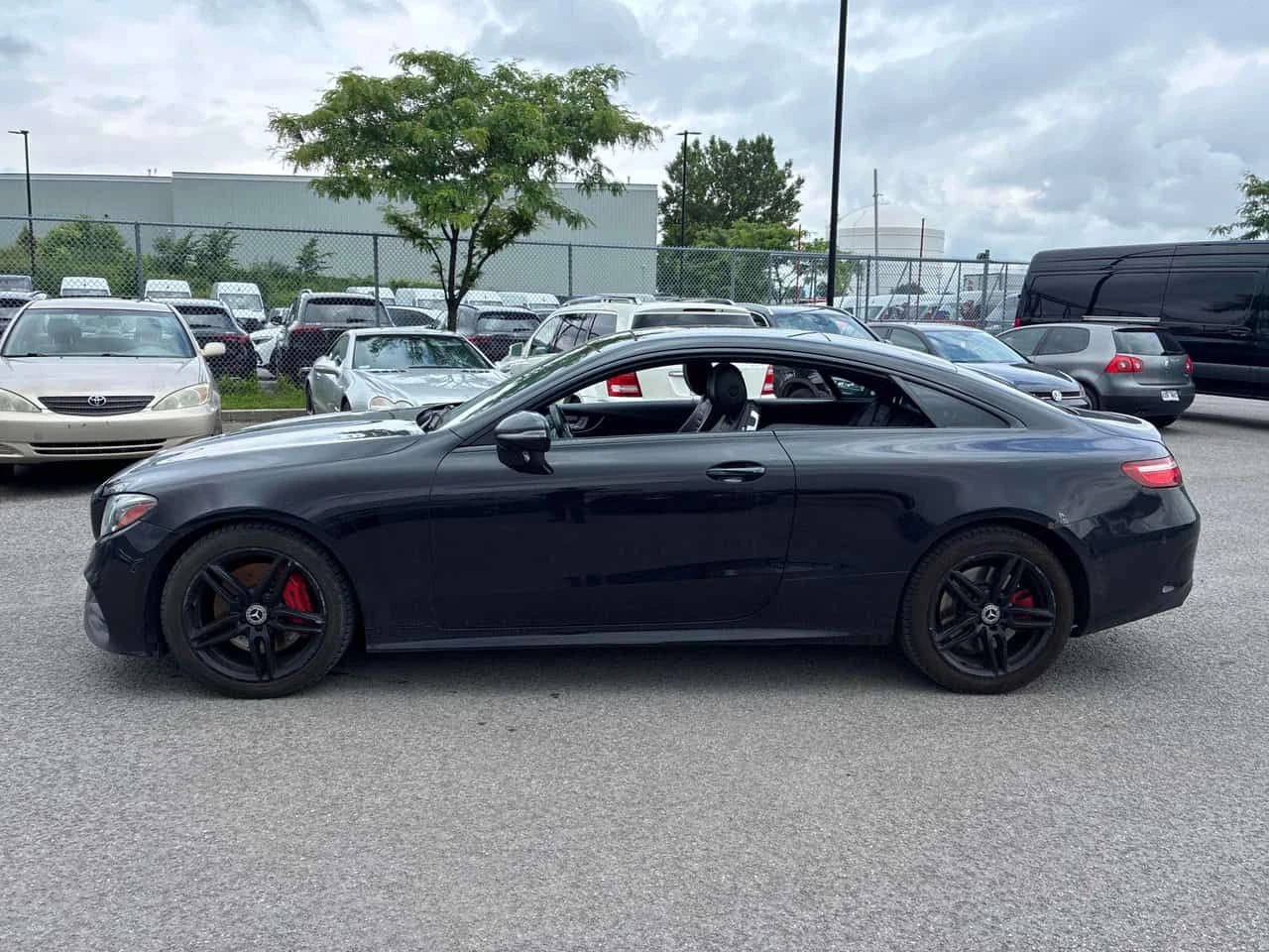 Mercedes-Benz E 400 * COUPE * CARFAX * FULL DIGITAL * ПАНОРАМА * 360 *, снимка 2 - Автомобили и джипове - 55068636