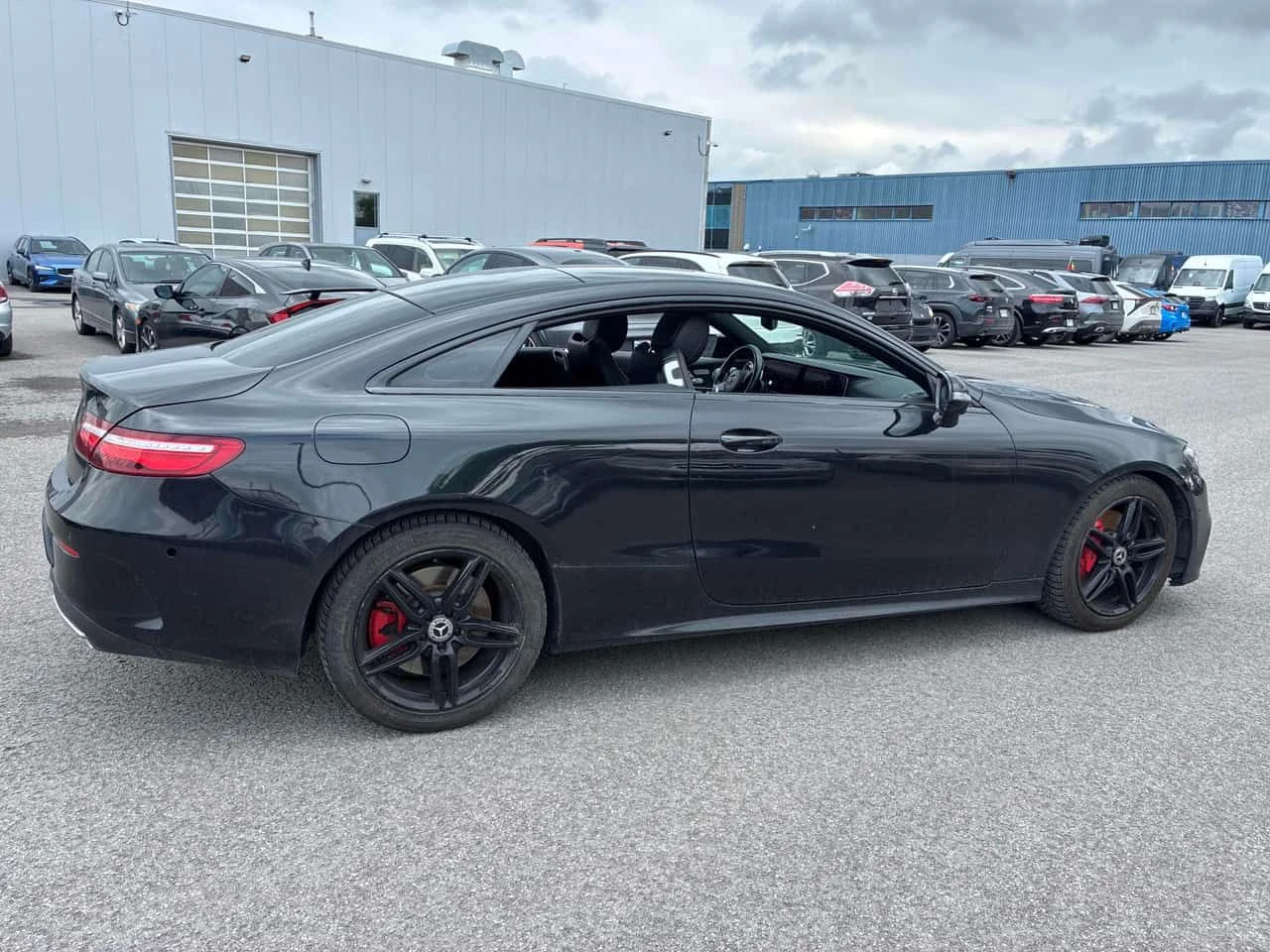 Mercedes-Benz E 400 * COUPE * CARFAX * FULL DIGITAL * ПАНОРАМА * 360 *, снимка 3 - Автомобили и джипове - 55068636