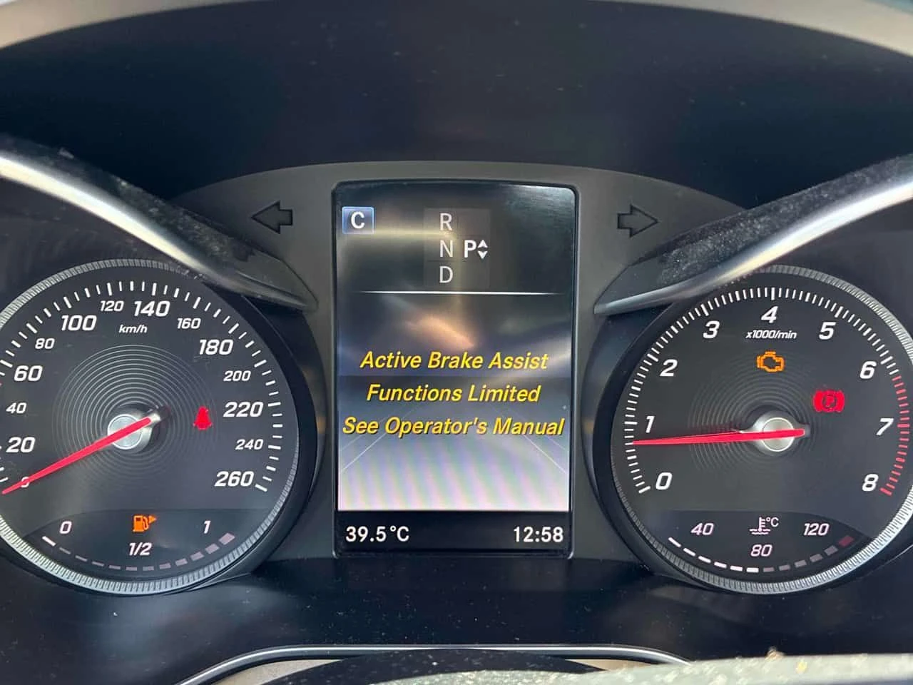 Mercedes-Benz C 300 4MATIC * AMG PACK* ПАНОРАМА* ДВА ЧИФТА ГУМИ* , снимка 8 - Автомобили и джипове - 55294501