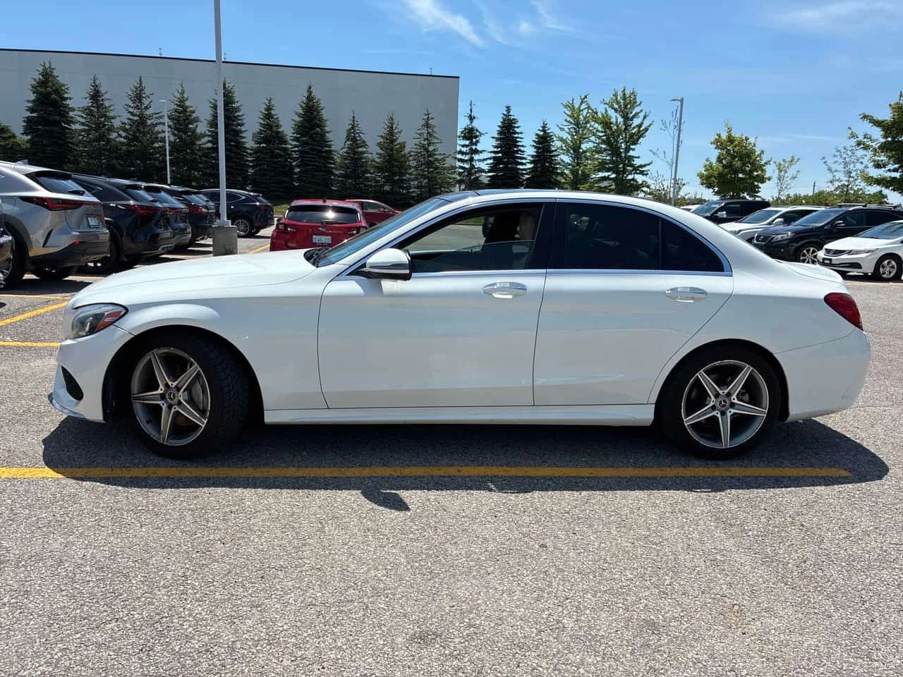 Mercedes-Benz C 300 4MATIC * AMG PACK* ПАНОРАМА* ДВА ЧИФТА ГУМИ* , снимка 3 - Автомобили и джипове - 55294501