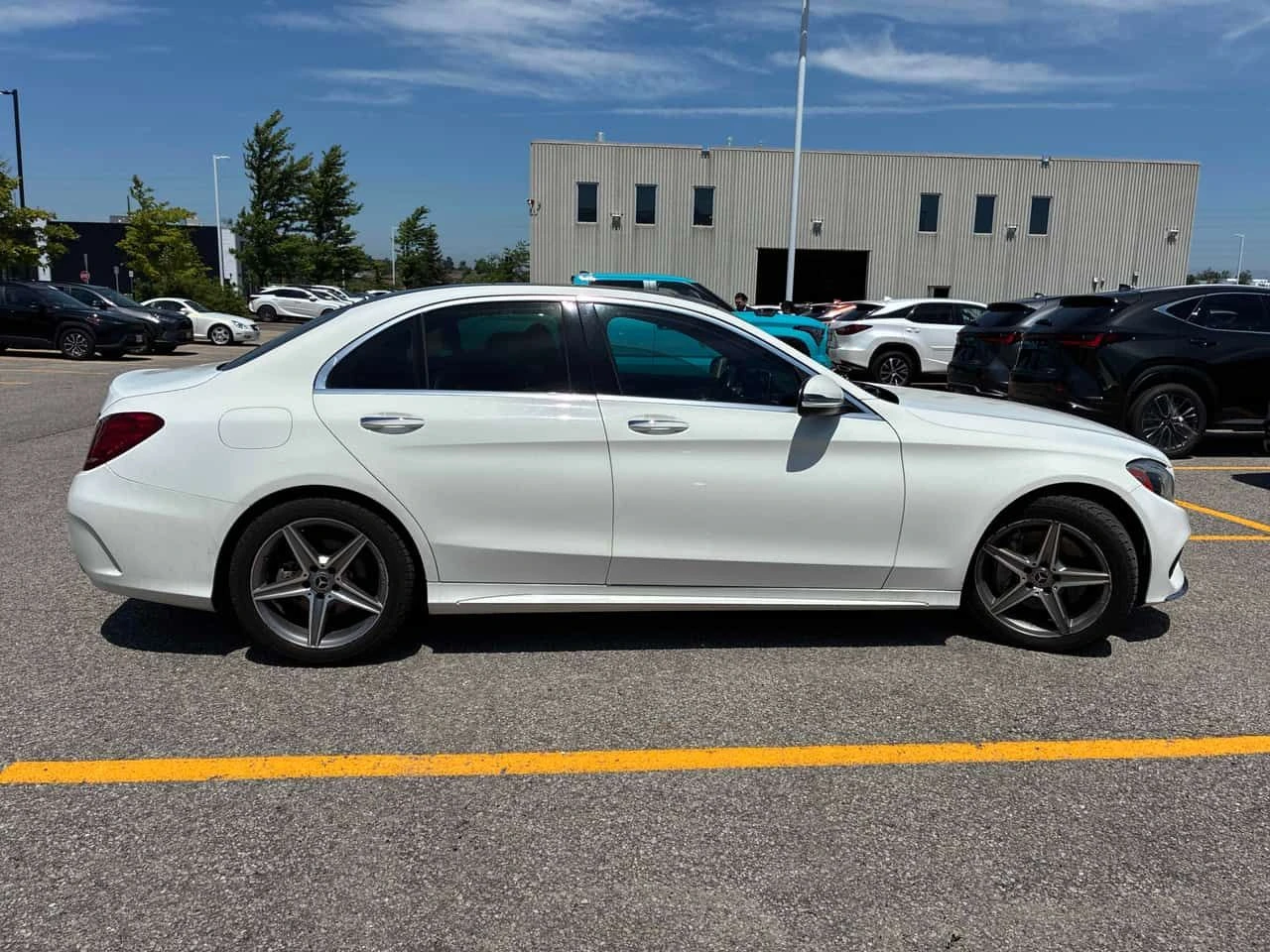 Mercedes-Benz C 300 4MATIC * AMG PACK* ПАНОРАМА* ДВА ЧИФТА ГУМИ* , снимка 4 - Автомобили и джипове - 55294501