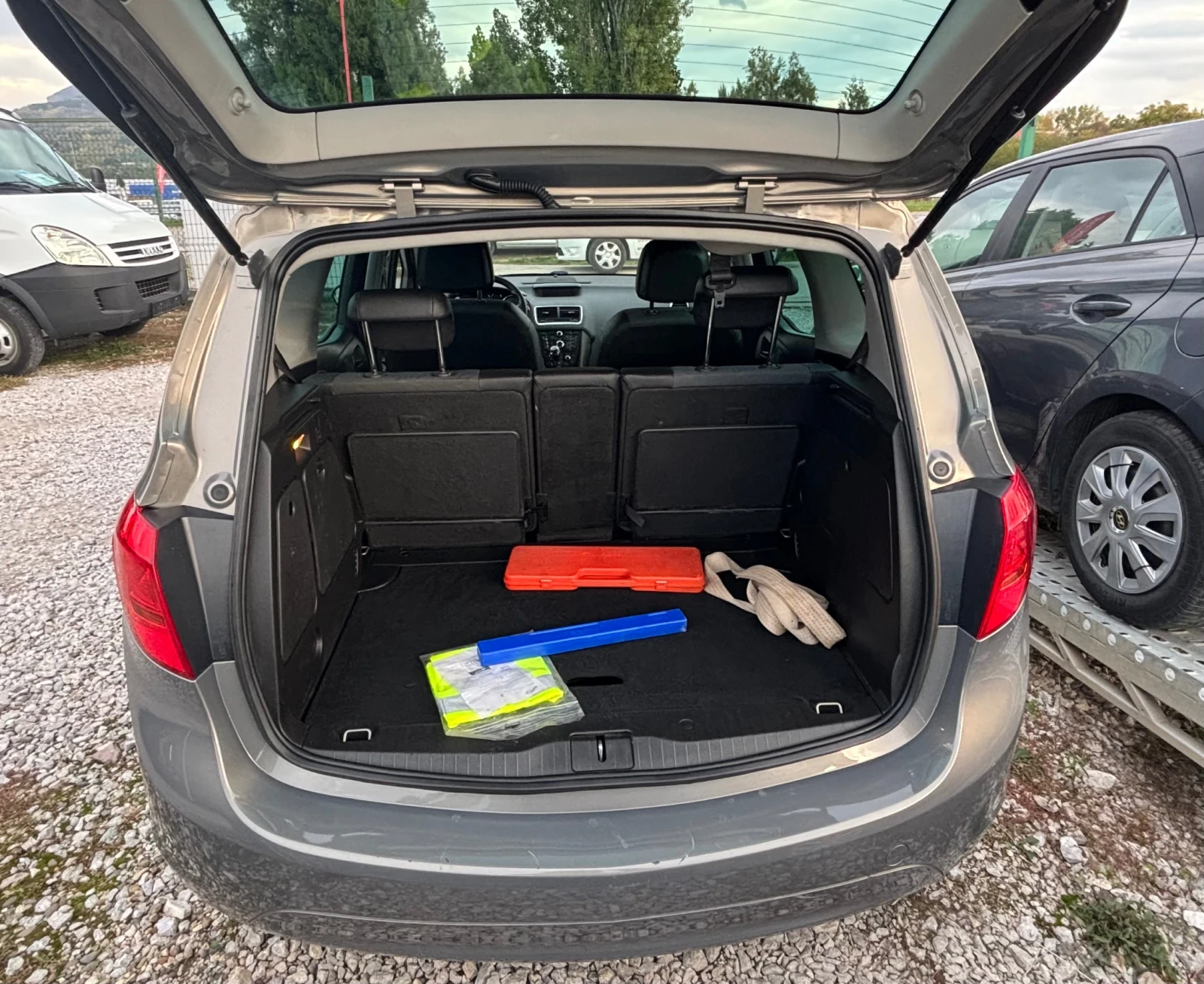 Opel Meriva, снимка 8 - Автомобили и джипове - 55383028