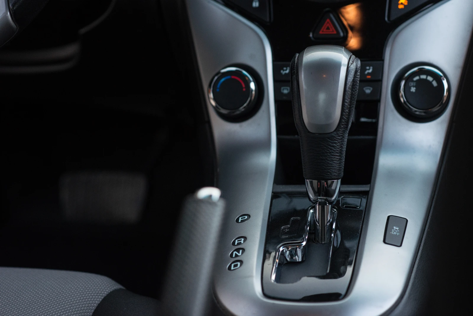 Chevrolet Cruze LS, снимка 6 - Автомобили и джипове - 55458756
