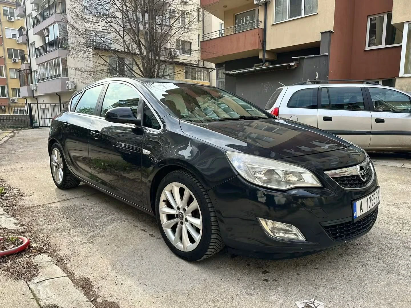Opel Astra, снимка 2 - Автомобили и джипове - 55940987